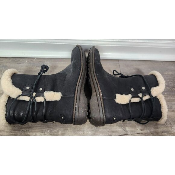 UGG Women's Sz. 8 Black Suede Akadia Stout Winter Booties - Picture 6 of 7
